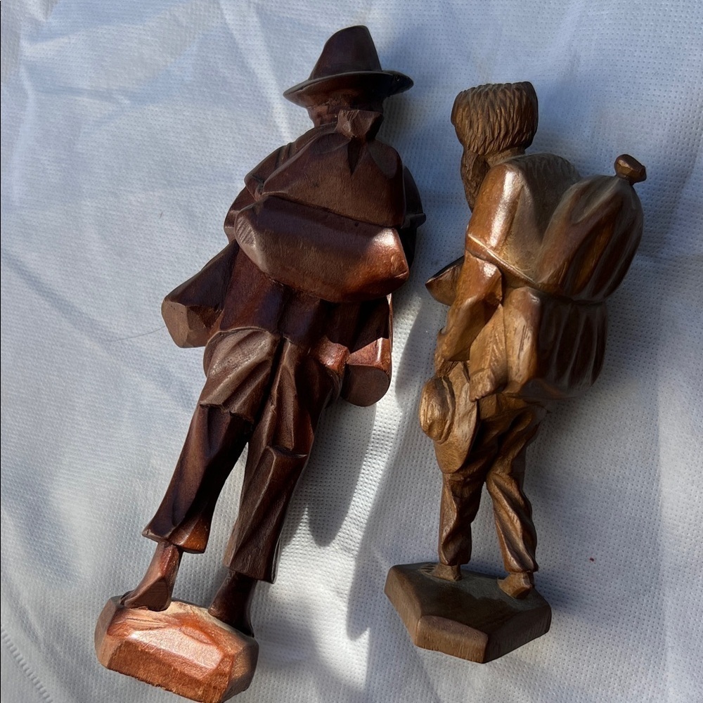 Set of two vintage Handcrafted Wooden Figurines - Picture 7 of 7